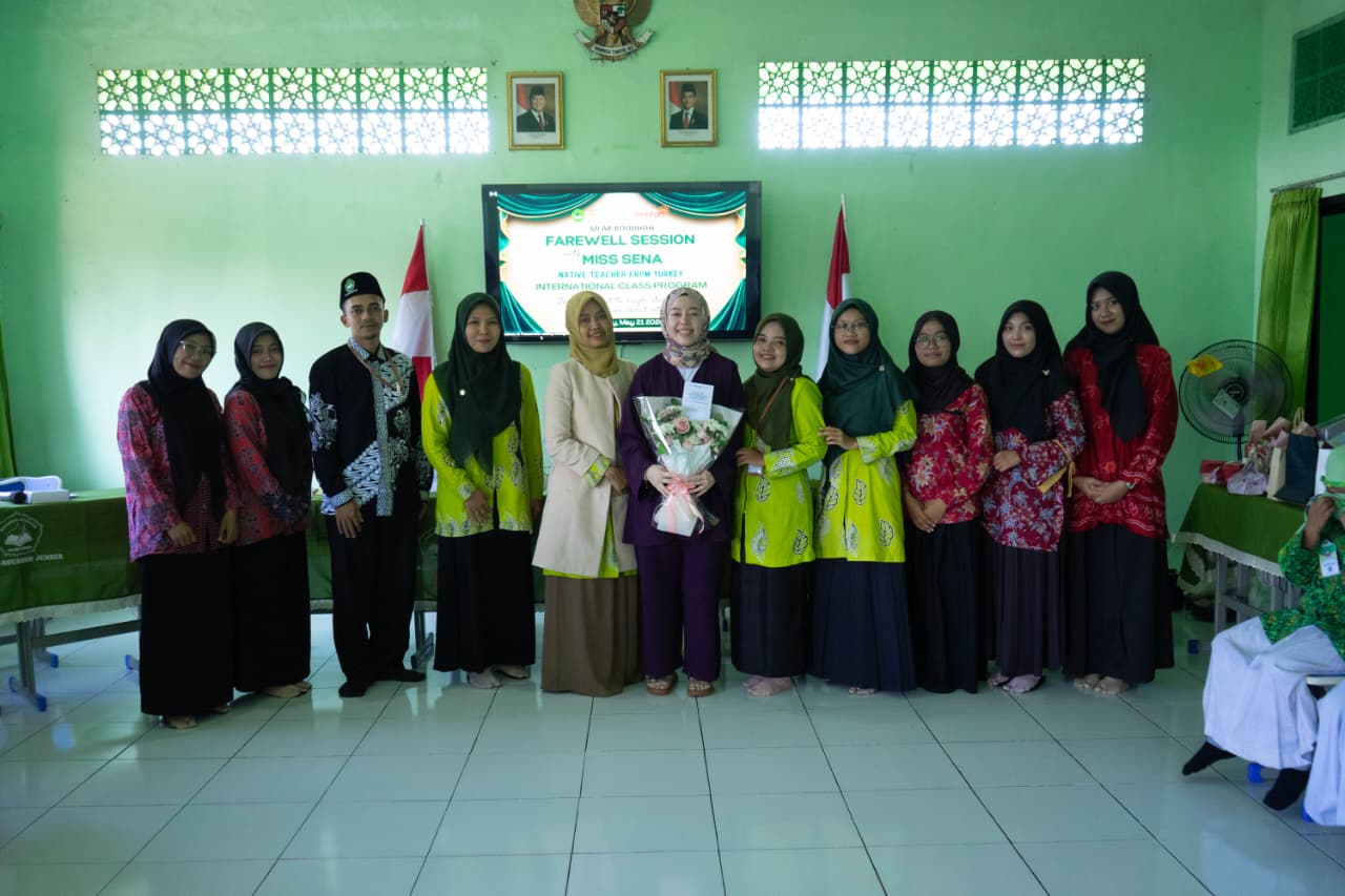 An Emotional Atmosphere Marks the “Farewell Session for Miss Sena” in the ICP Class at MI Ar-Roudhoh