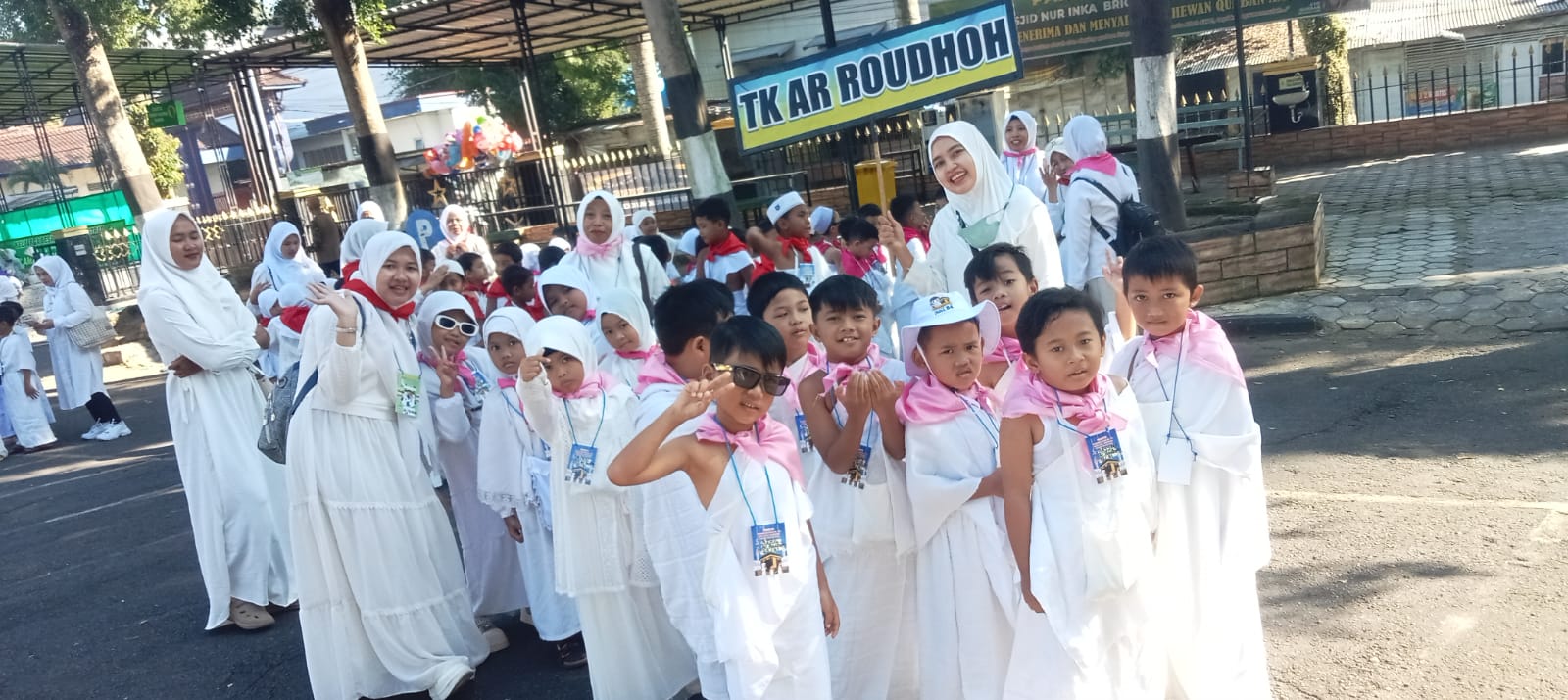 Antusias dan Khidmat, Siswa Kelompok B TK Ar-Roudhoh Ikuti Manasik Haji Kecil IGTKI Patrang