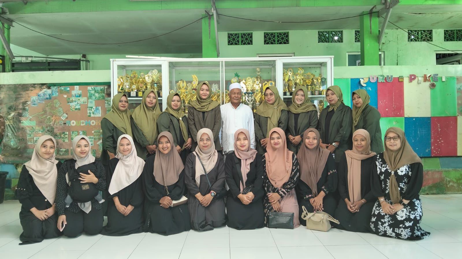 Sertijab dan Silaturahmi: Pengurus Paguyuban Baru TK Ar-Roudhoh Resmi Diperkenalkan.