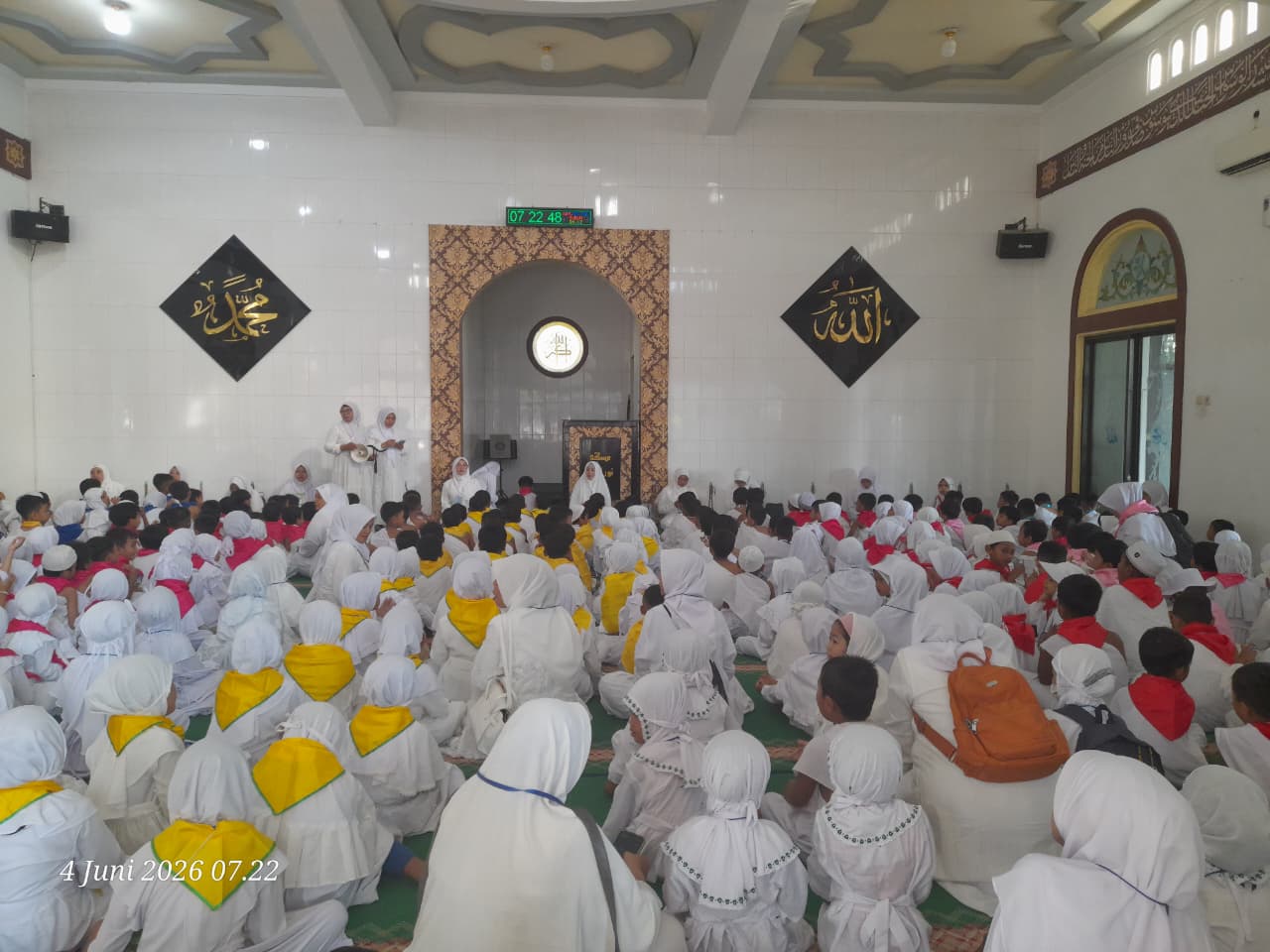 Antusias dan Khidmat, Siswa Kelompok B TK Ar-Roudhoh Ikuti Manasik Haji Kecil IGTKI Patrang