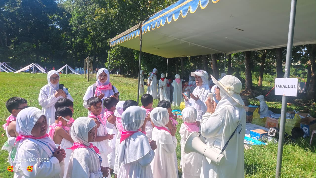 Antusias dan Khidmat, Siswa Kelompok B TK Ar-Roudhoh Ikuti Manasik Haji Kecil IGTKI Patrang
